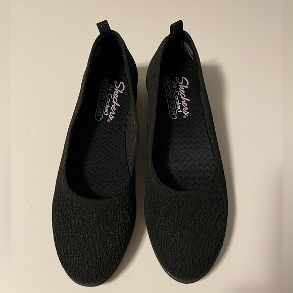 Skecher’s Black Cleo Flex Wedge - Flipside Size 7 - Picture 1 of 7